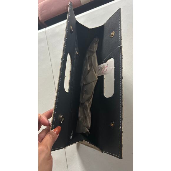 Linea Donna Large Envelope Purse LV knock-off P 50 - Picture 2 of 9